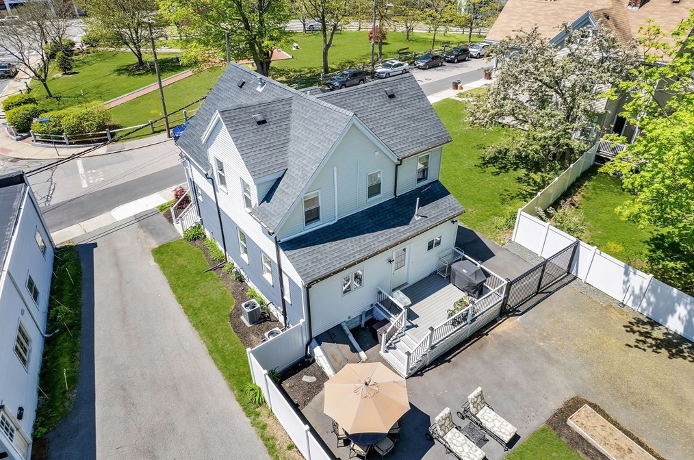 88 Oakdale Ave, Dedham MA 02026-3204 exterior