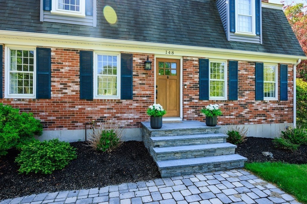 148 Walnut St, Reading, MA 01867 exterior