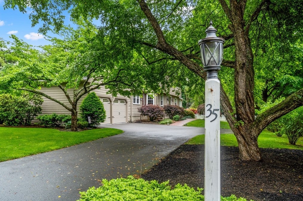 35 Mill St, Framingham, MA 01701-4731