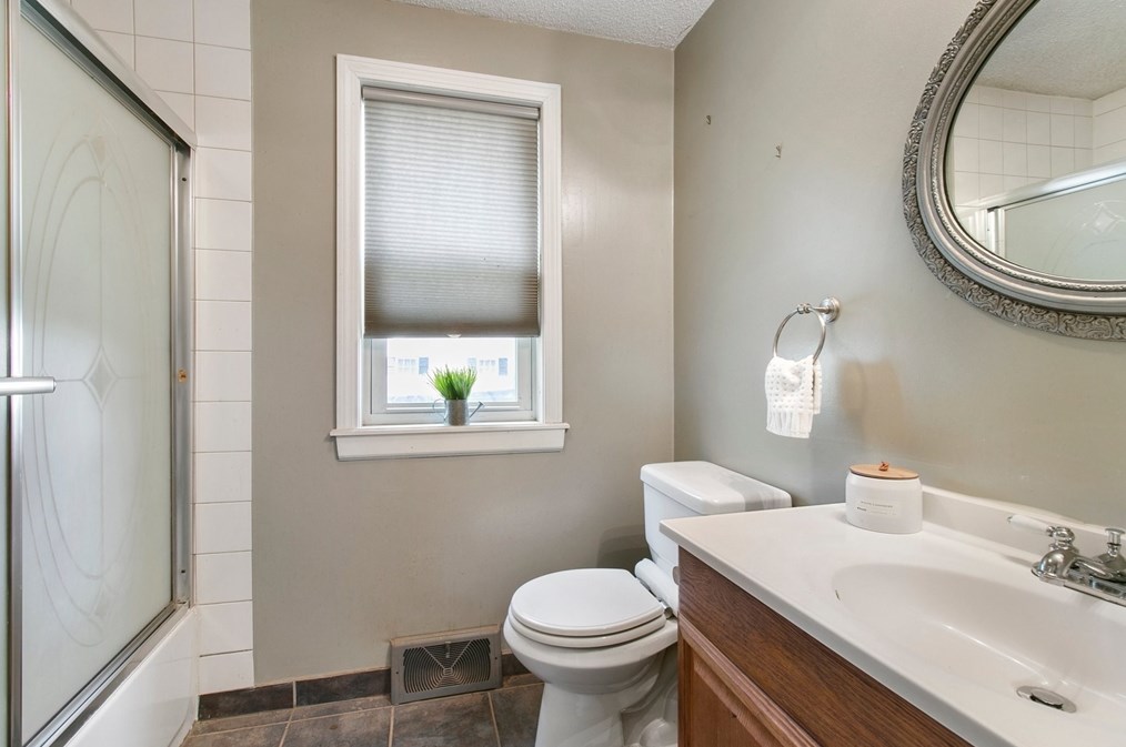 494 Tiffany St, Springfield MA  01108-3346 exterior