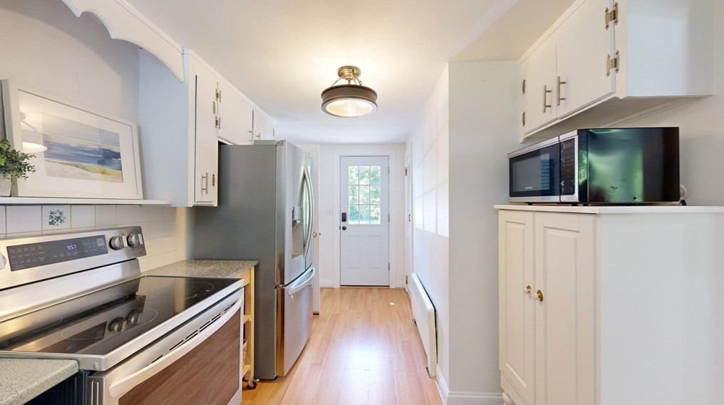 233 Park St, North Reading MA 01864-2573 exterior