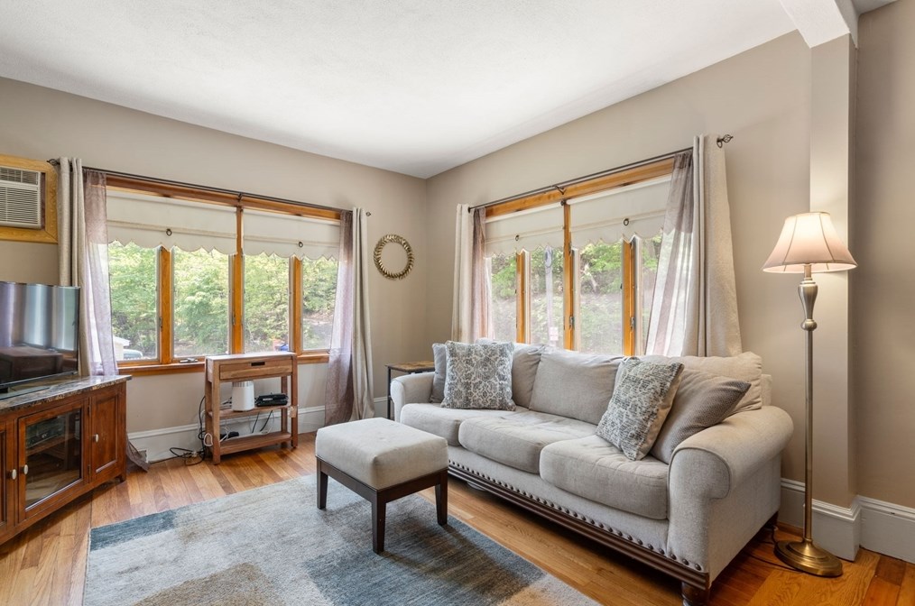 55 Beachview Ter, Malden, MA 02148 exterior