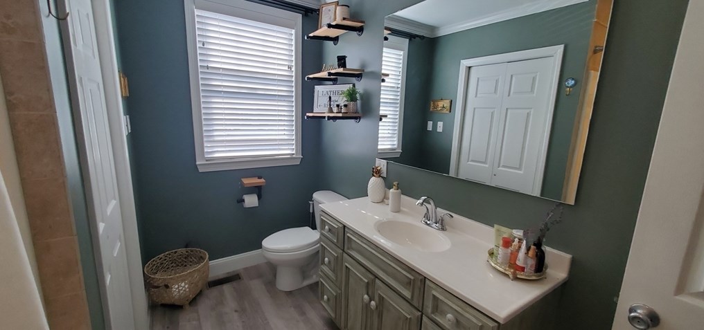 184 Matthew St, New Bedford MA 02740-1212 exterior