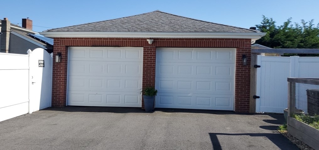 184 Matthew St, New Bedford MA 02740-1212 exterior