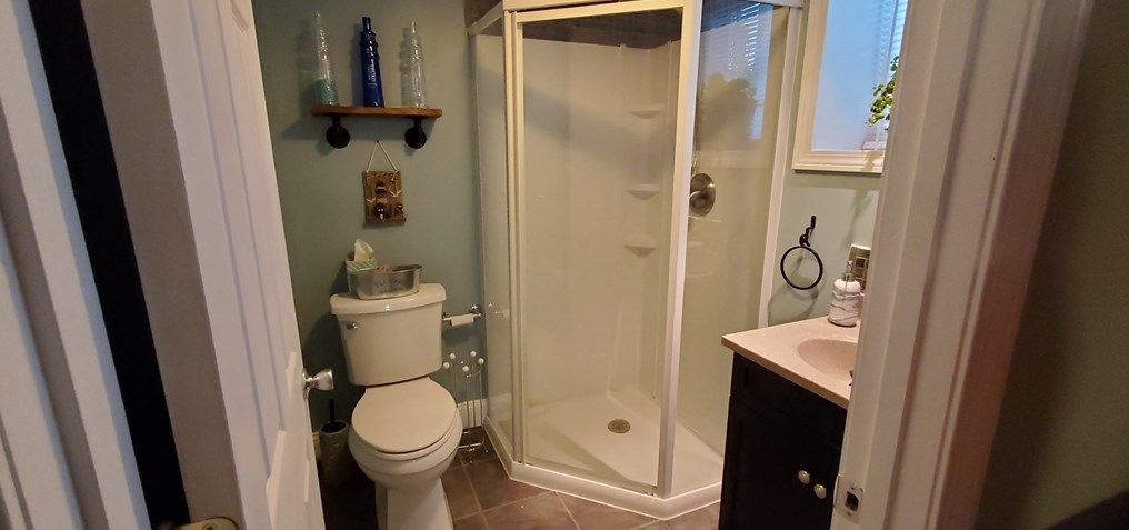 184 Matthew St, New Bedford MA 02740-1212 exterior