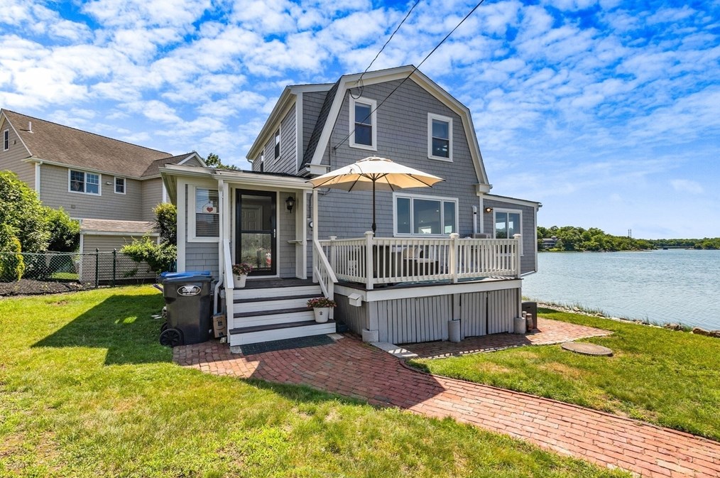 34 Cliff Rd, Hingham, MA 02043