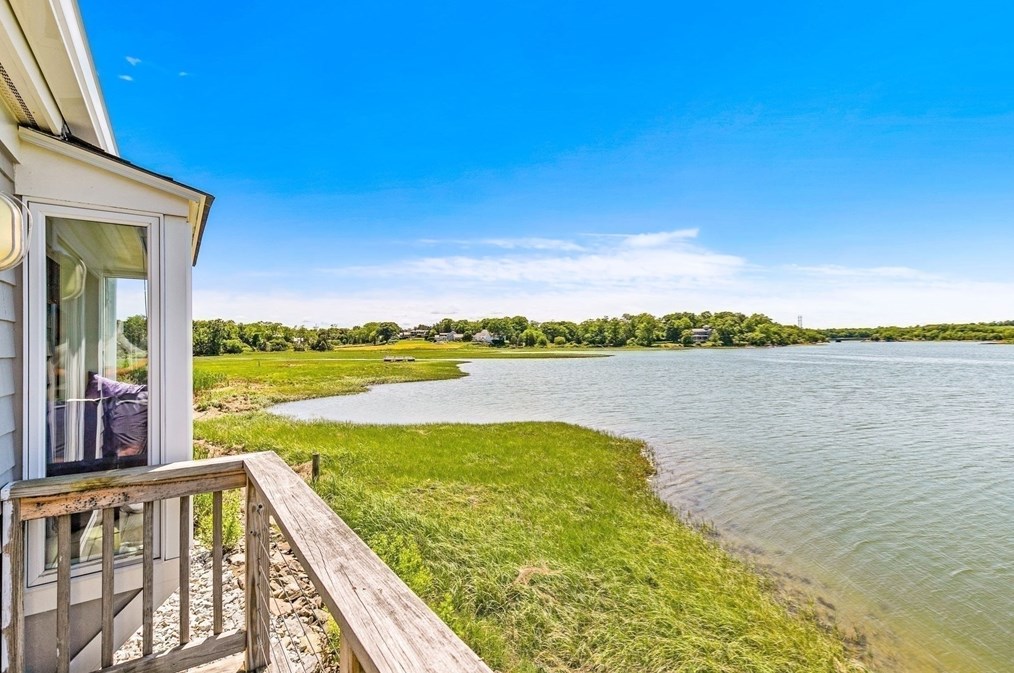 34 Clf Rd, Hingham MA 02043-1452 exterior