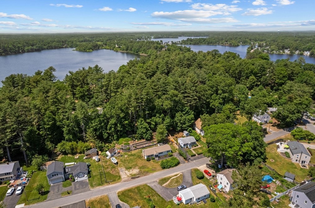 15 Boundary Rd, Pembroke MA 02359-3041 exterior