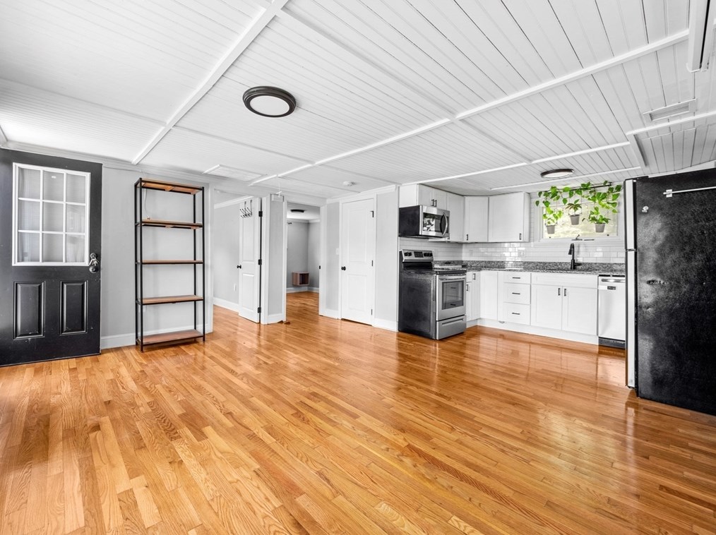 15 Boundary Rd, Pembroke MA 02359-3041 exterior