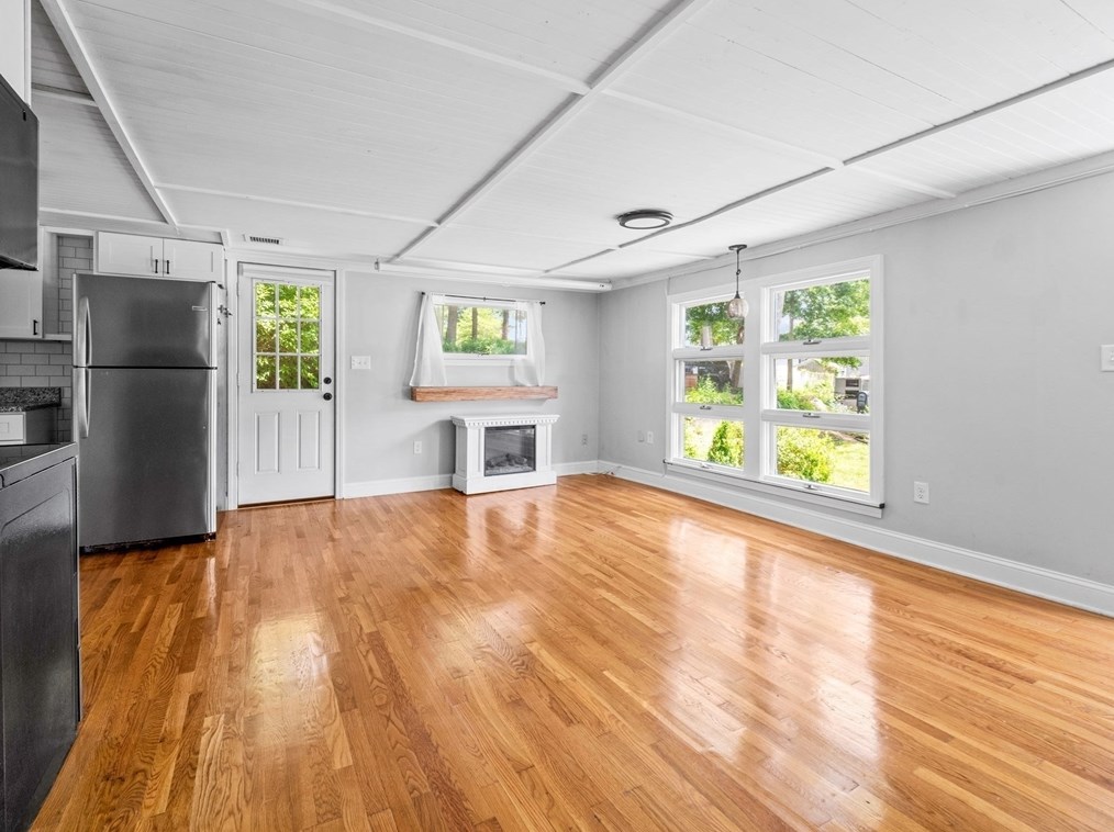 15 Boundary Rd, Pembroke MA 02359-3041 exterior