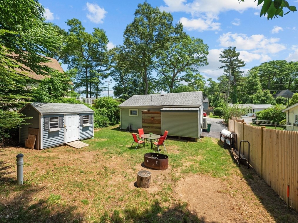 15 Boundary Rd, Pembroke MA 02359-3041 exterior