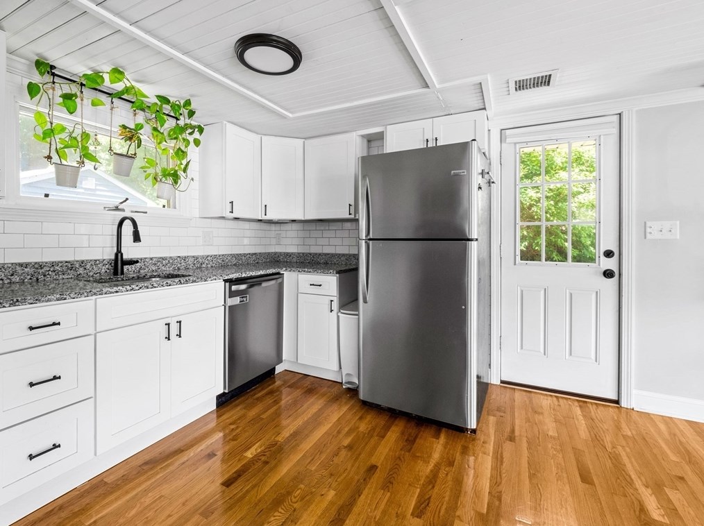 15 Boundary Rd, Pembroke MA 02359-3041 exterior