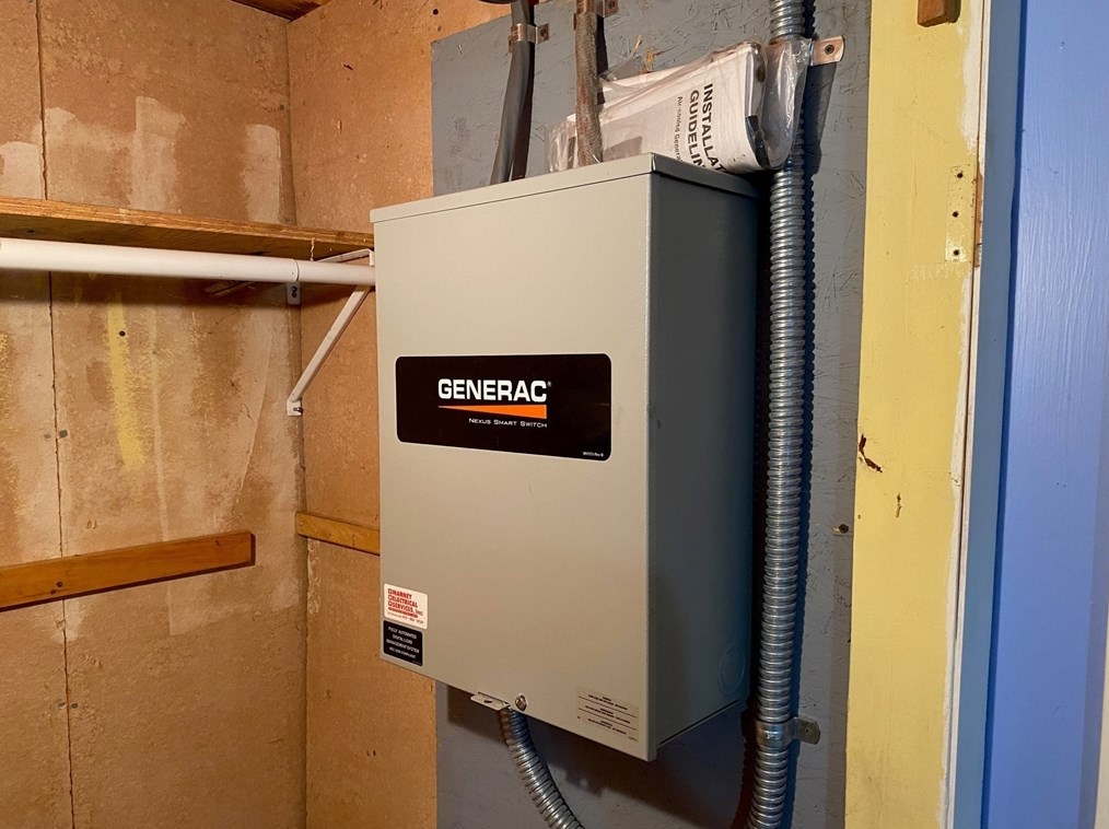 8 Keegan Ln, Greenfield MA 01301-9641 exterior