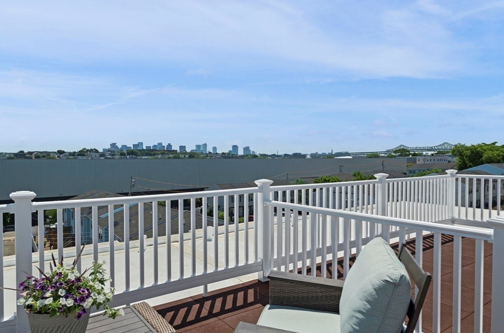 172 Maverick St, Chelsea MA  02150-3514 exterior