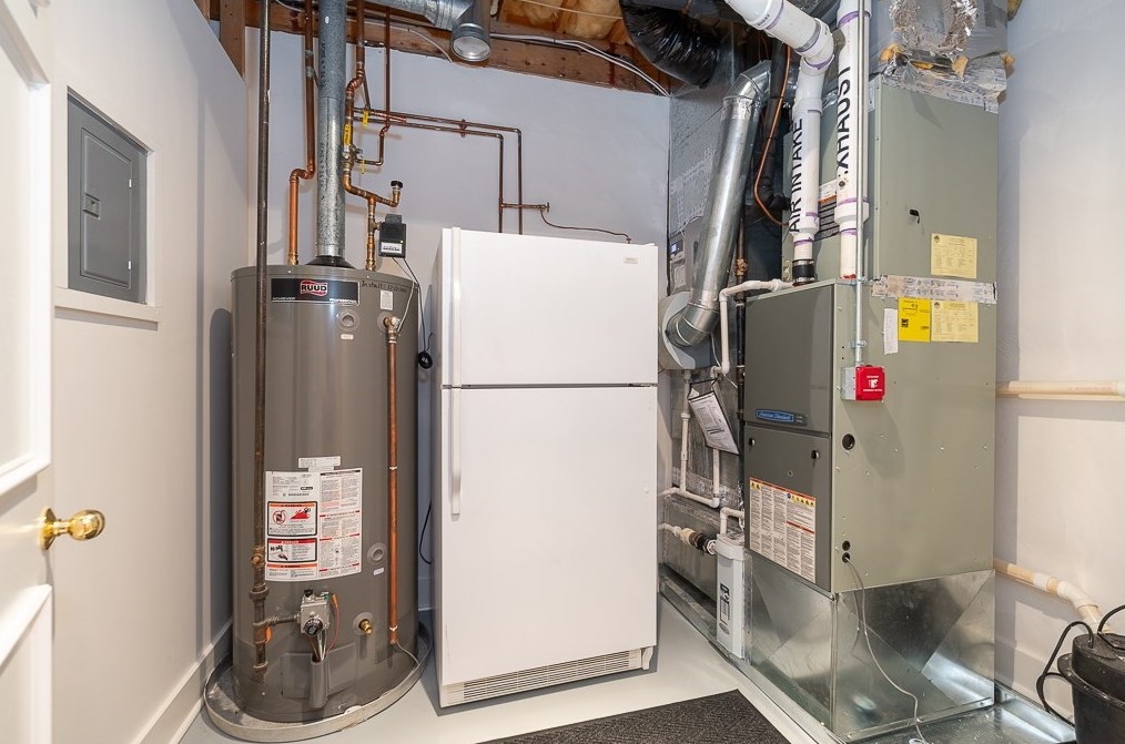 14 Choate Ln, Ipswich MA 01938-3013 exterior