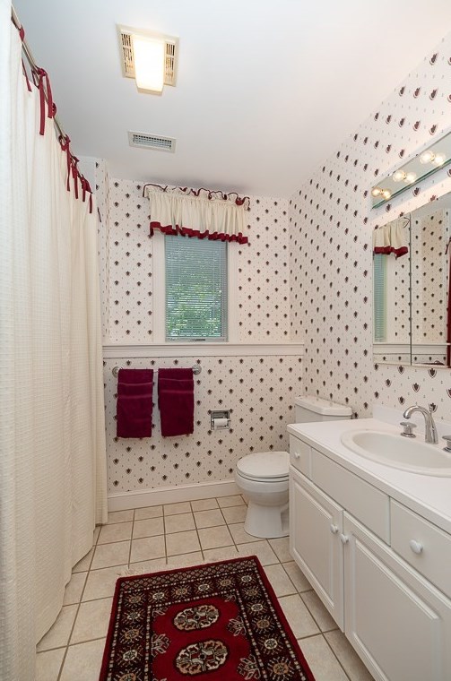 14 Choate Ln, Ipswich MA 01938-3013 exterior