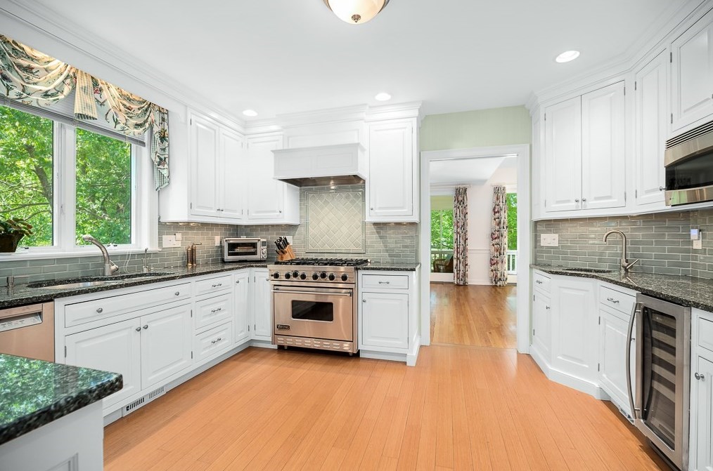 14 Choate Ln, Ipswich MA 01938-3013 exterior