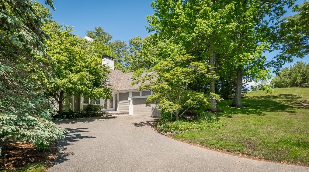 14 Choate Ln, Ipswich MA 01938-3013 exterior