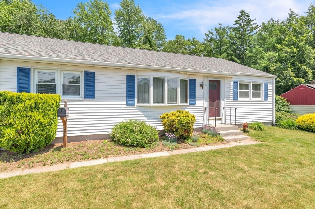 63 Cabot St, Palmer, MA 01069