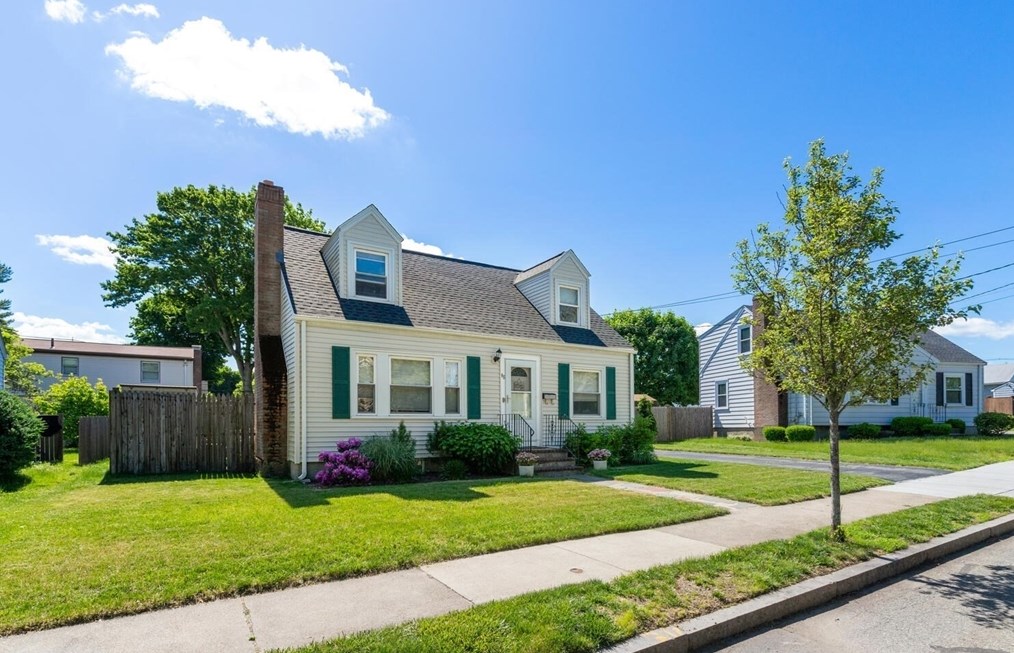 45 Buick St, Watertown, MA 02472