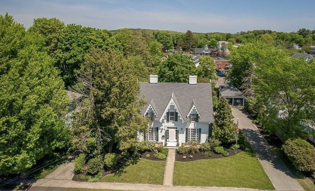 4 Linden St, Wenham, MA 01984 exterior