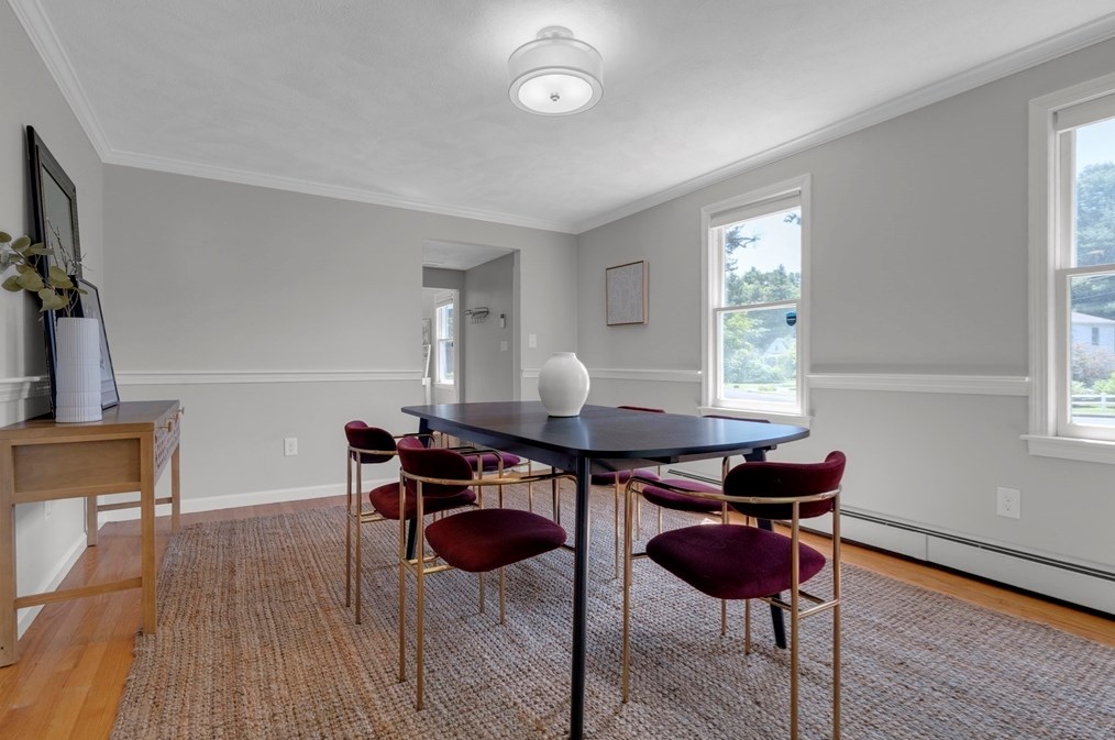 8 Hawthorne Dr, Walpole MA 02081-3138 exterior