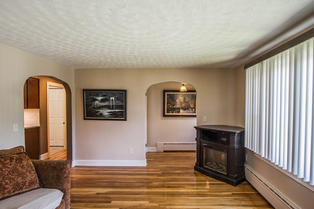 120 Orient St, Worcester MA 01604-2951 exterior