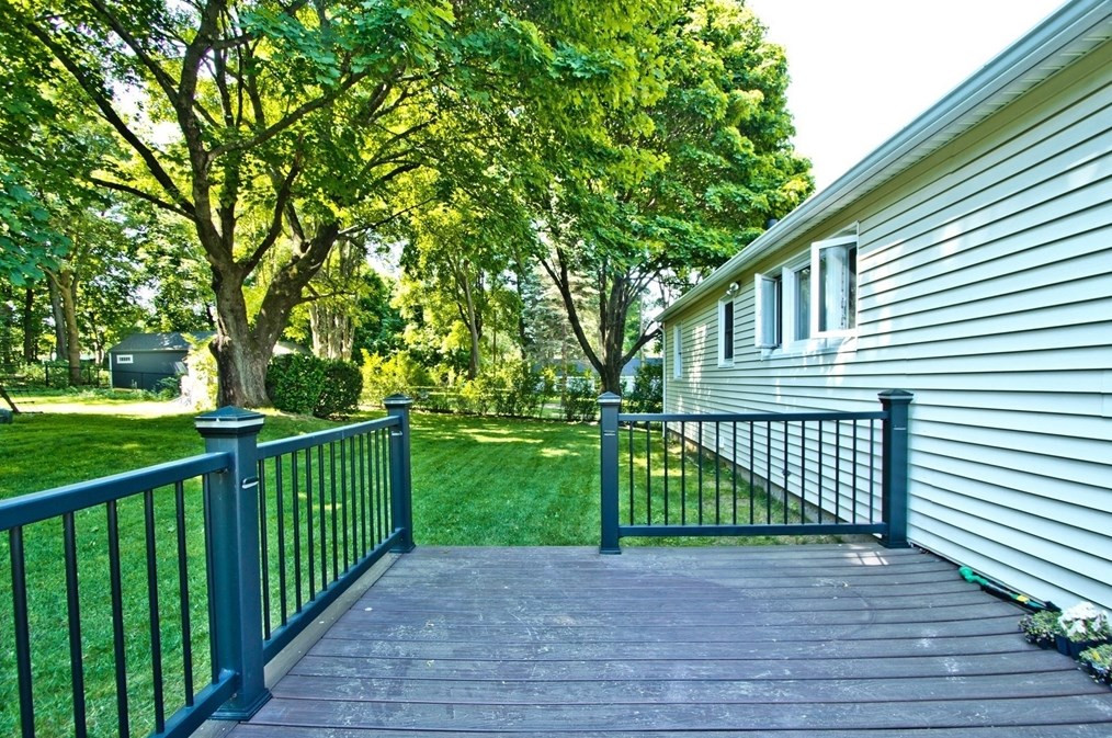 120 Orient St, Worcester MA 01604-2951 exterior