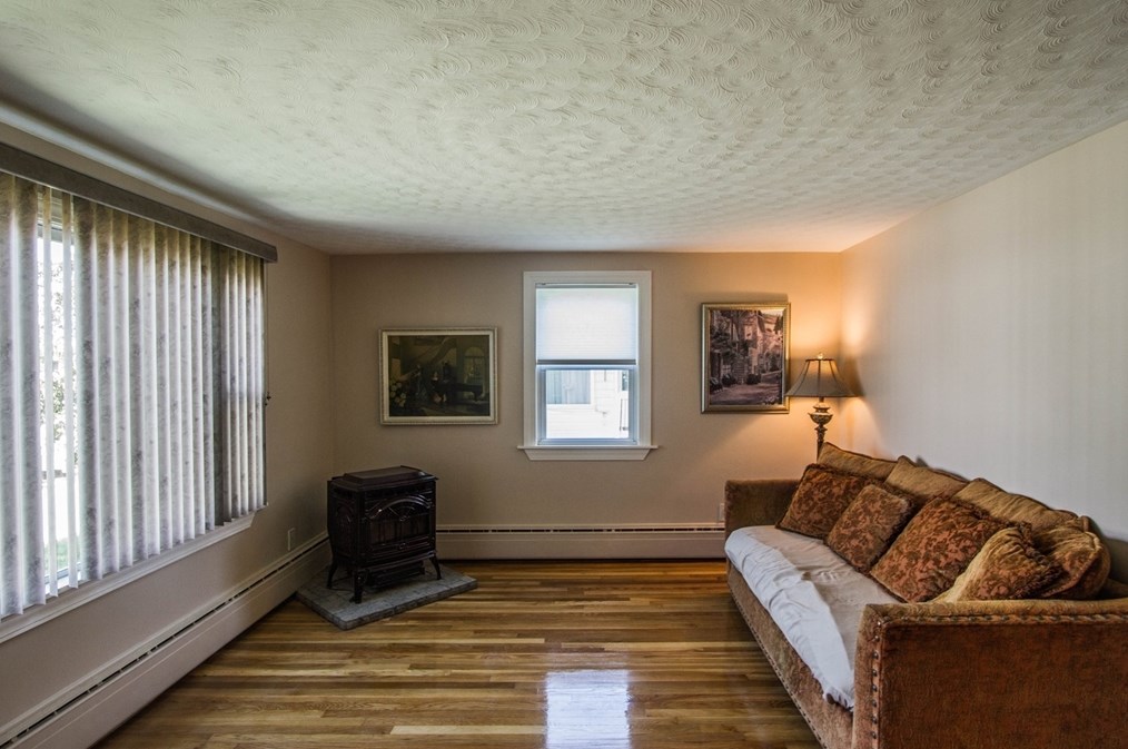 120 Orient St, Worcester MA 01604-2951 exterior