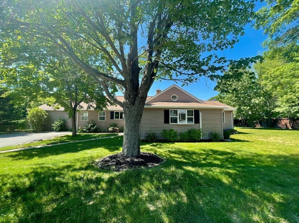 18 Highland Rd, Norton, MA 02766 exterior