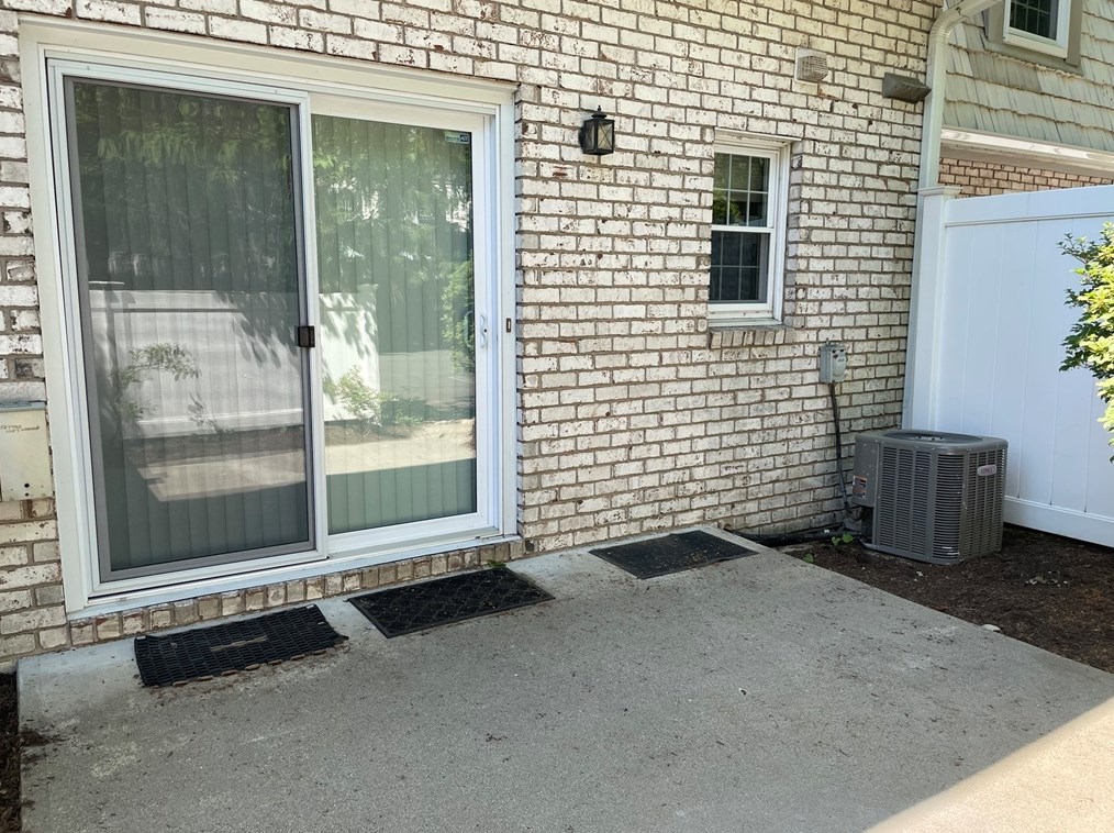 27 Plantation Dr #27, Agawam, MA 01001