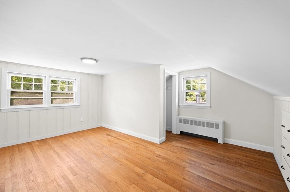 70 Border Ave, Seekonk MA 02771-3935 exterior