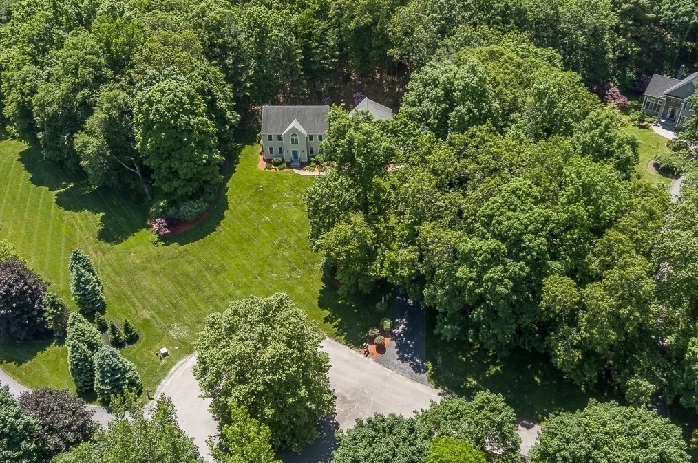 5 Hidden Mdw Ln, Southborough MA 01772-1700 exterior