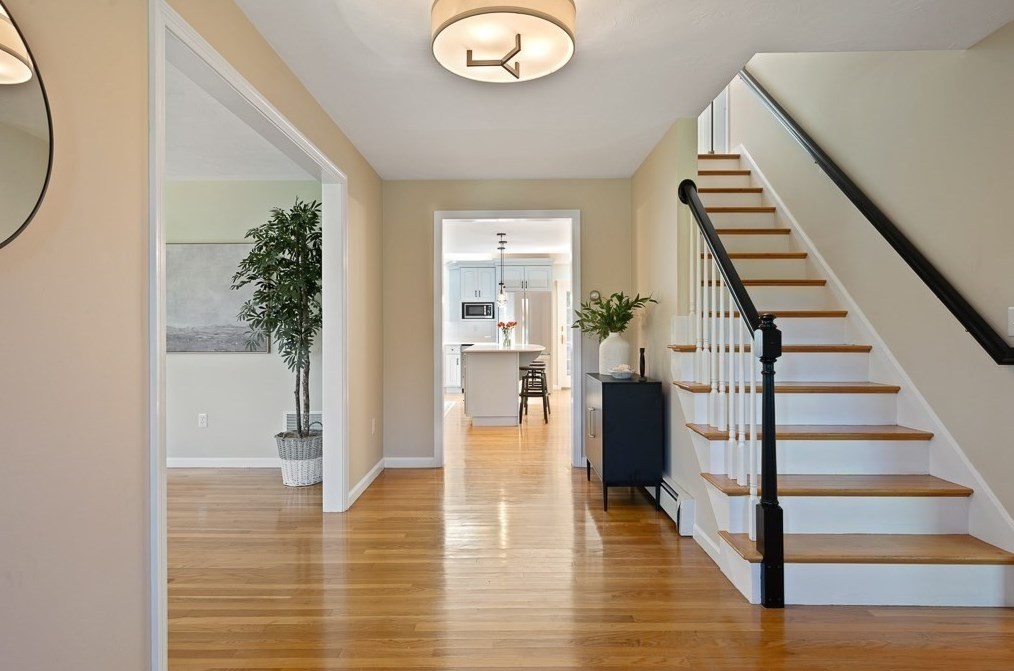 5 Hidden Meadow Ln, Southborough, MA 01772 exterior