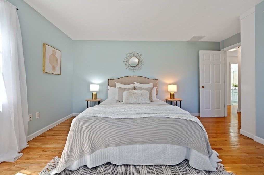 5 Hidden Mdw Ln, Southborough MA 01772-1700 exterior