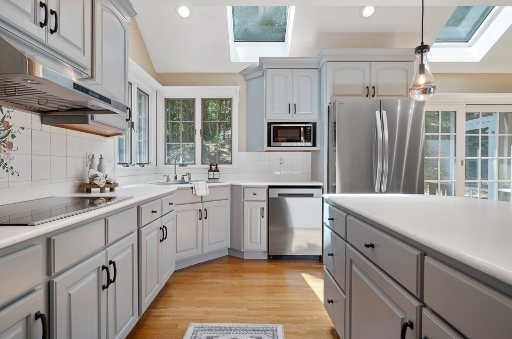 5 Hidden Mdw Ln, Southborough MA 01772-1700 exterior