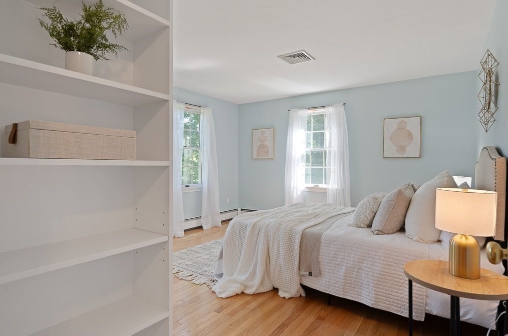 5 Hidden Mdw Ln, Southborough MA 01772-1700 exterior