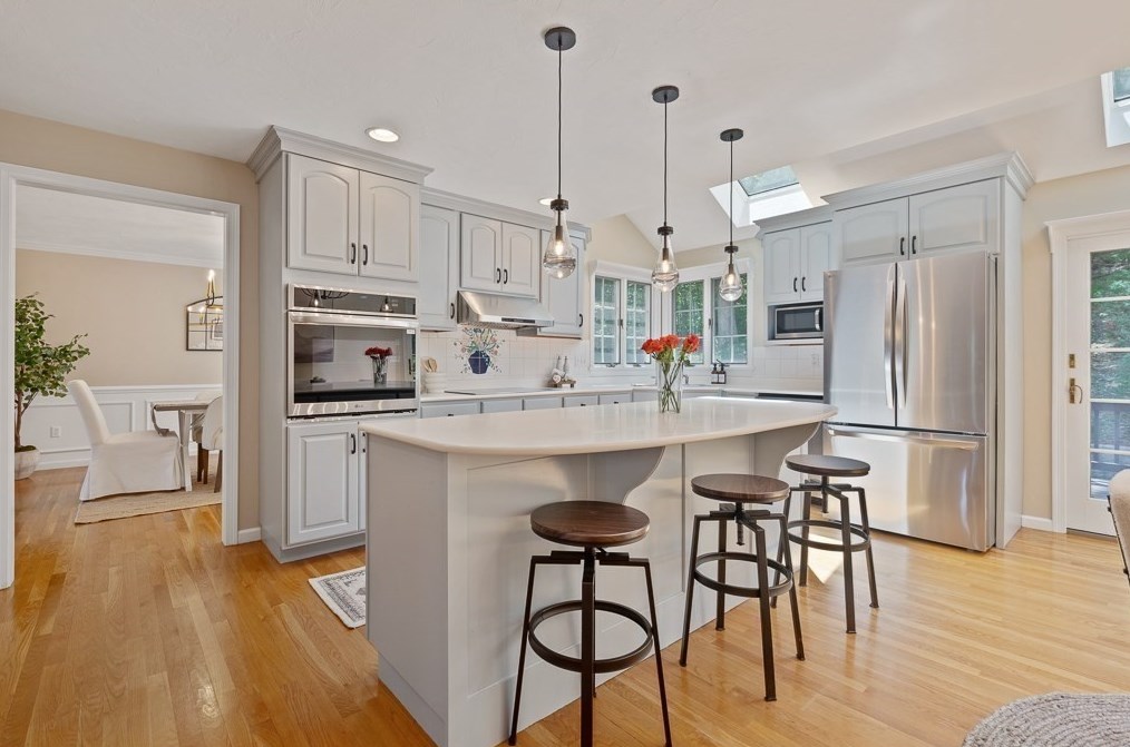 5 Hidden Mdw Ln, Southborough MA 01772-1700 exterior