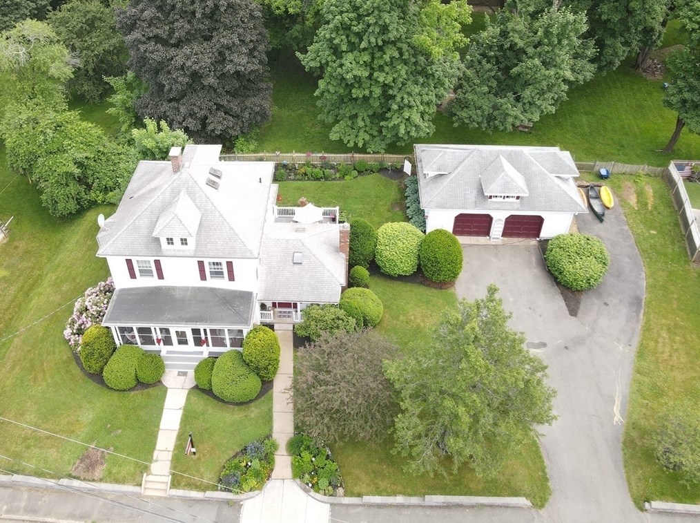 25 Clarence Ave, East Bridgewater MA 02324-2607 exterior