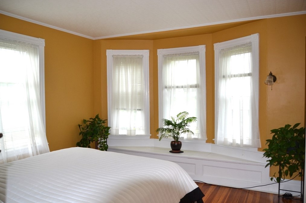 25 Clarence Ave, East Bridgewater MA 02324-2607 exterior