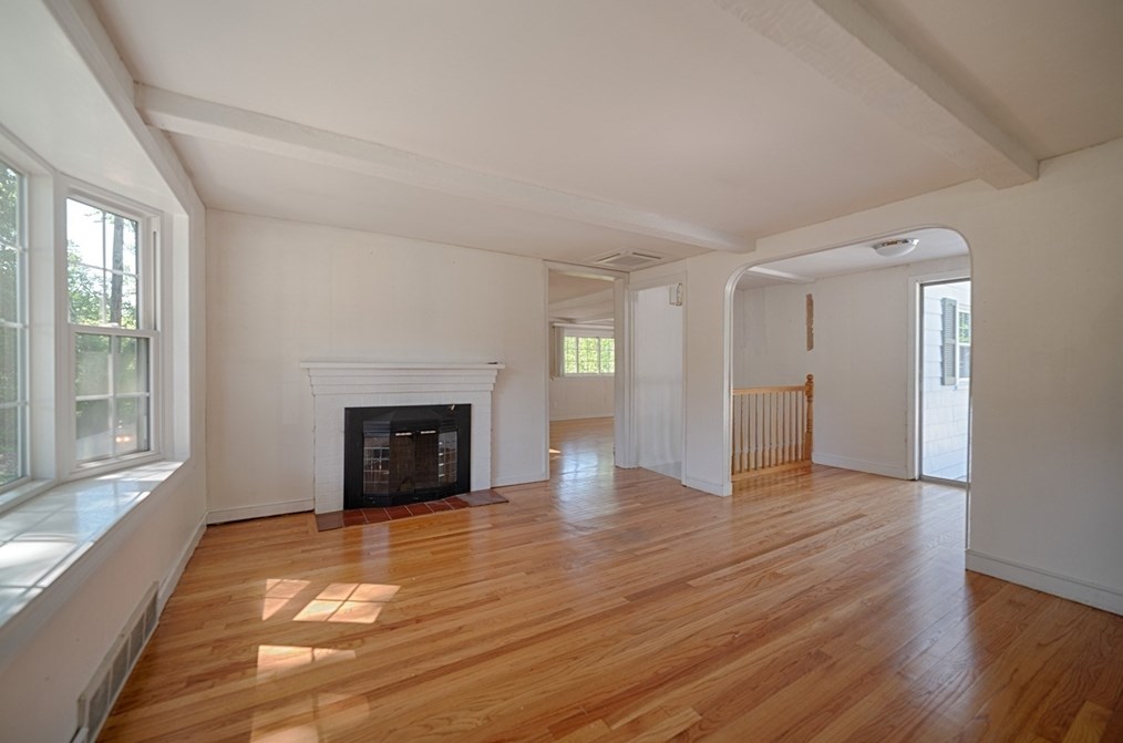 16 Leslie Ave, Weymouth MA 02188-3416 exterior