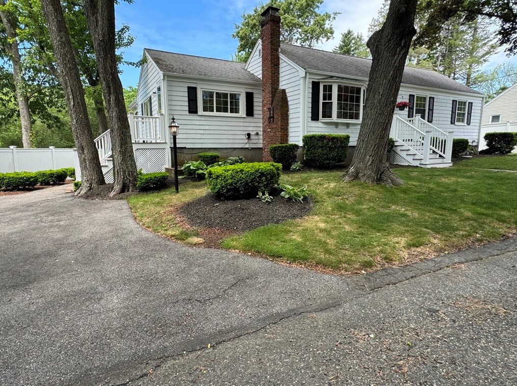 16 Leslie Ave, Weymouth MA 02188-3416 exterior