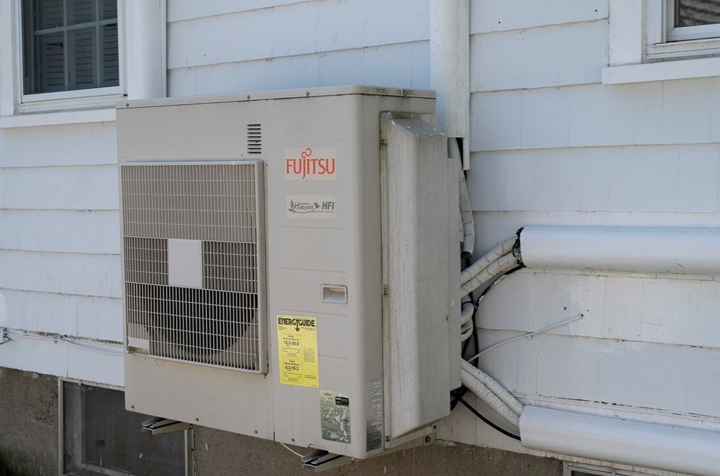 16 Leslie Ave, Weymouth MA 02188-3416 exterior