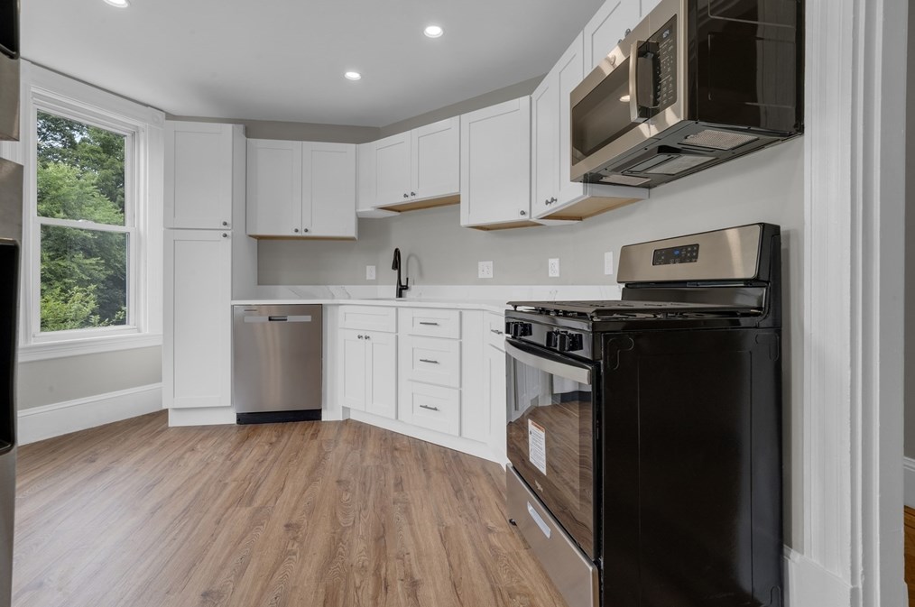 59 Spring St #2, Wakefield, MA 01880