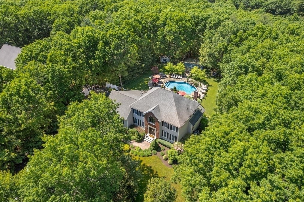 10 Inca Trl, Sharon, MA 02067 exterior