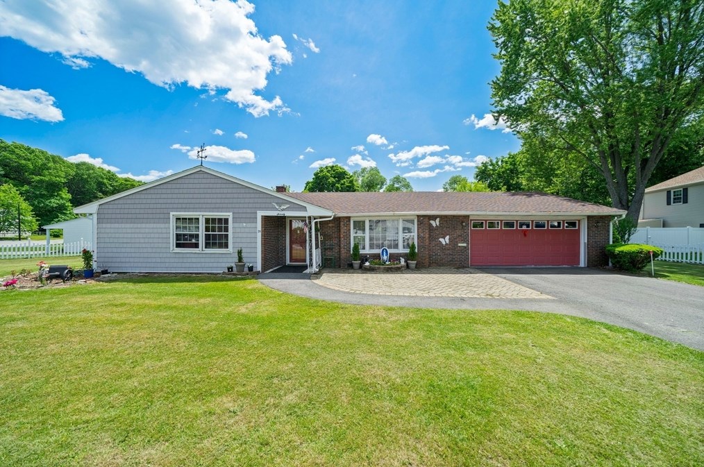 70 Logan Dr, Braintree, MA 02184-5818