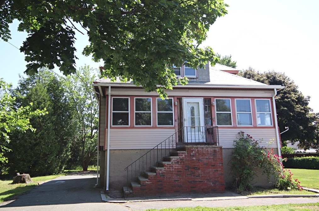 12 Bristow St, Saugus, MA 01906