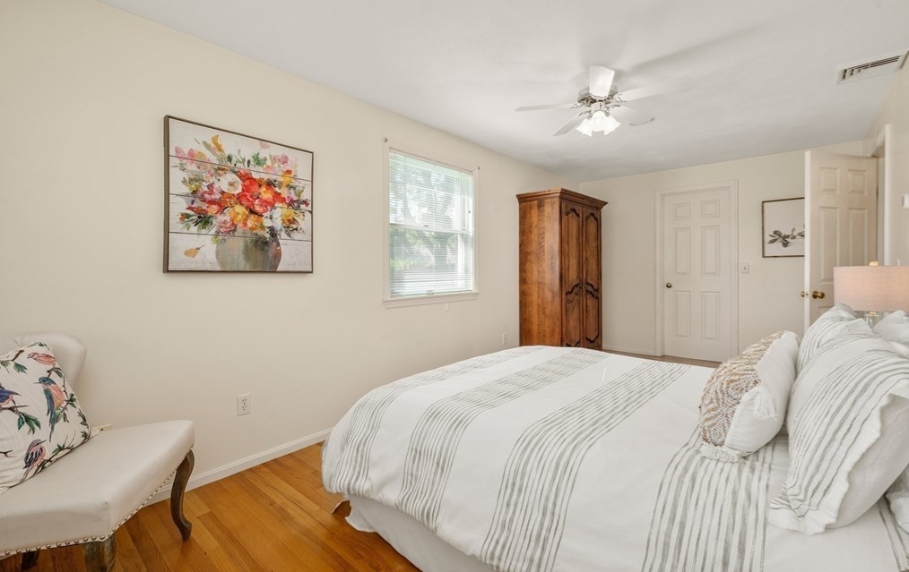 27 Diane Rd, Peabody MA 01960-5037 exterior