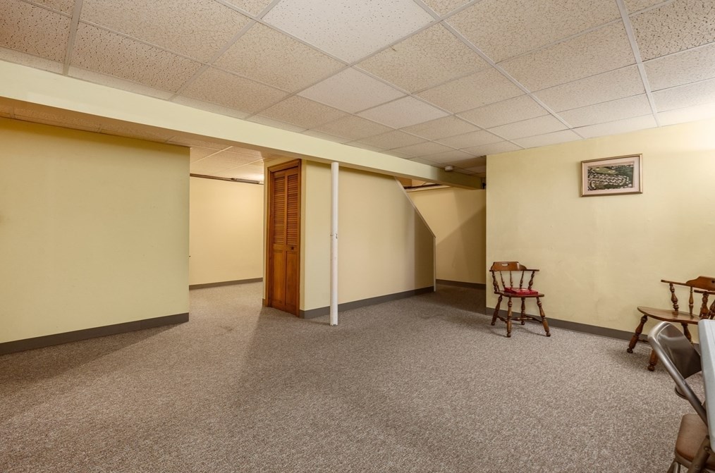 27 Diane Rd, Peabody MA 01960-5037 exterior