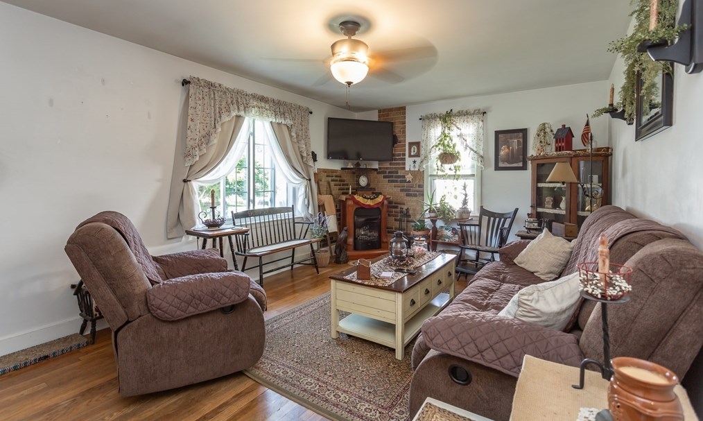 26 Illinois St, New Bedford MA 02745-2514 exterior